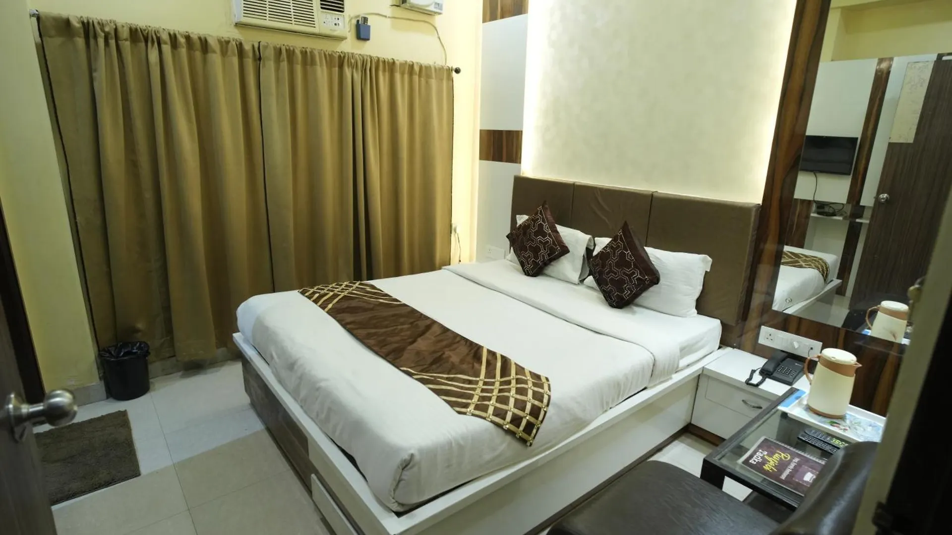 Hotel Rajkamal Near Varanasi Railway Station