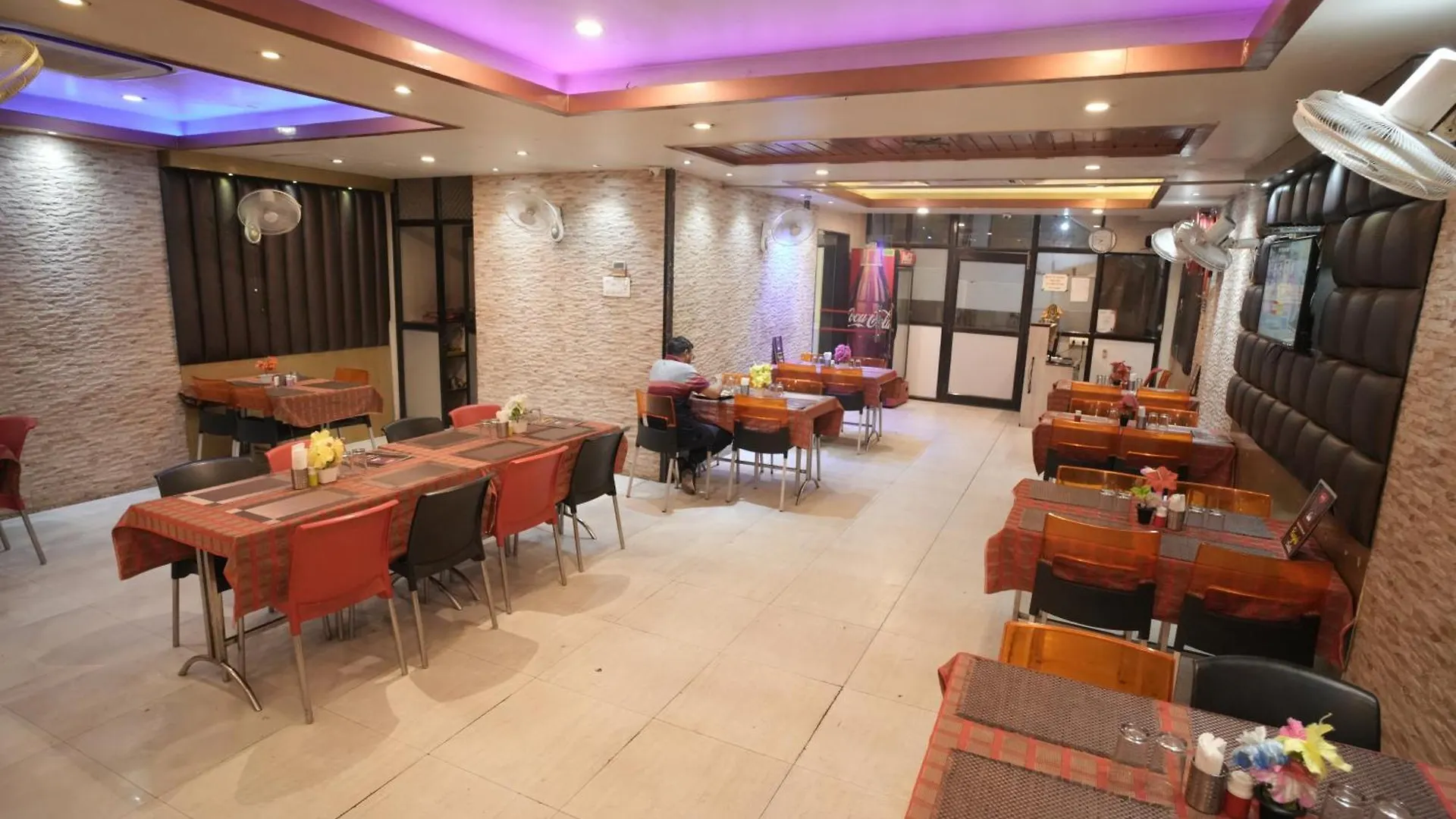 Hotel Rajkamal Near Varanasi Railway Station