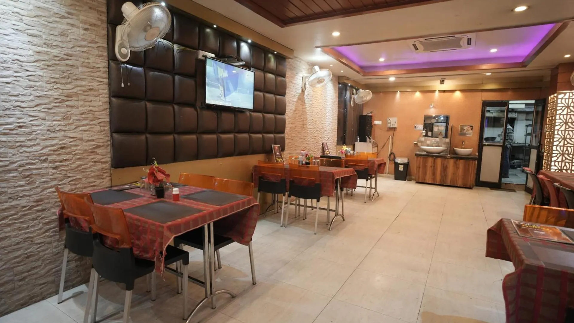Hotel Rajkamal Near Varanasi Railway Station