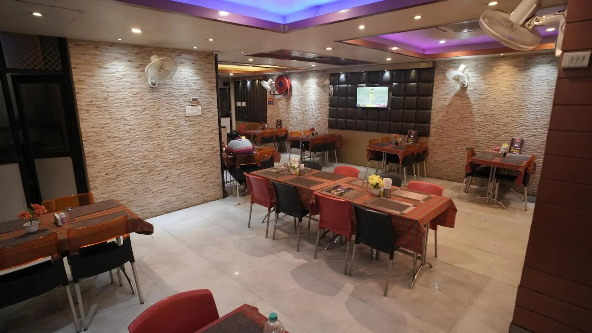 Hotel Rajkamal Near Varanasi Railway Station