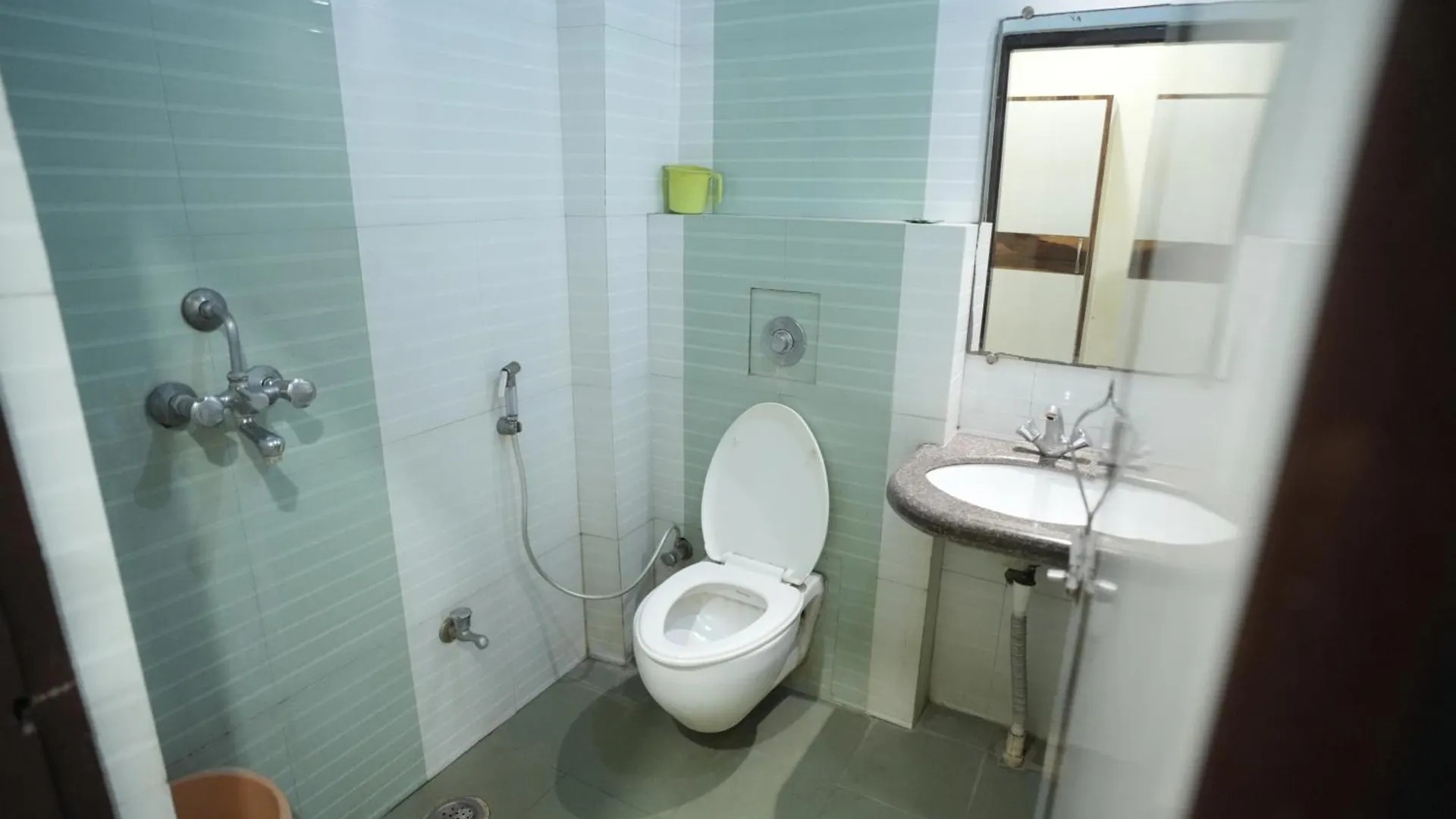 Hotel Rajkamal Near Varanasi Railway Station 3*,  Indie