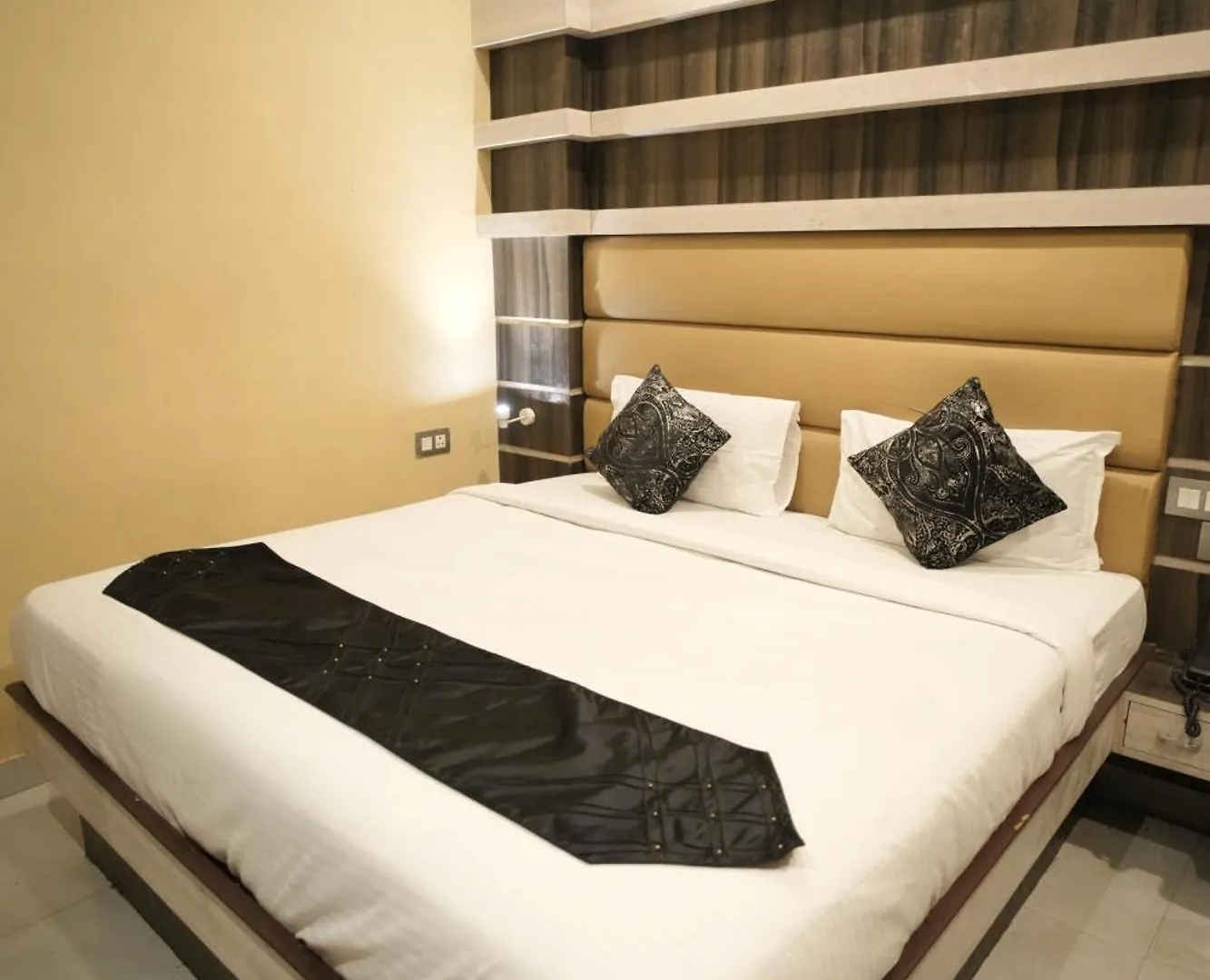 ***  Hotel Rajkamal Near Varanasi Railway Station Indie