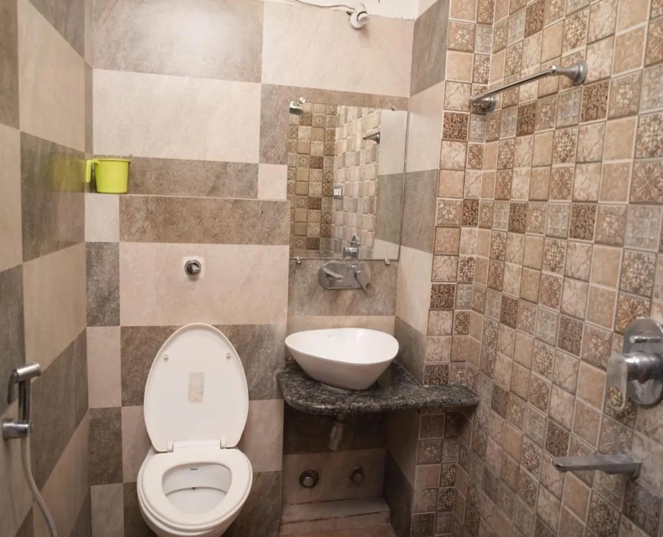 Hotel Rajkamal Near Varanasi Railway Station